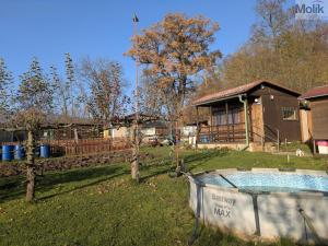 Prodej chaty, Chlumec, U zámeckého rybníka, 16 m2