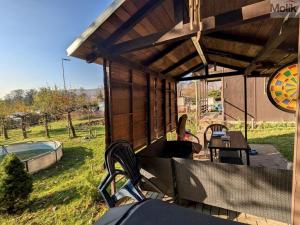 Prodej chaty, Chlumec, U zámeckého rybníka, 16 m2