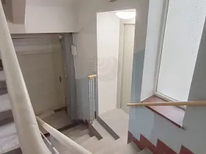 Pronájem bytu 1+1, Praha - Holešovice, Komunardů, 39 m2