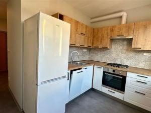 Pronájem bytu 2+1, Cheb, V Zahradách, 54 m2