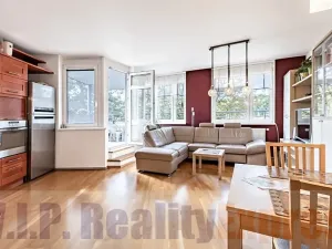 Prodej bytu 3+kk, Praha, Jeřabinová, 92 m2