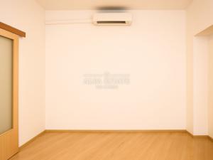 Prodej bytu 2+kk, Karlovy Vary - Stará Role, Závodu míru, 36 m2