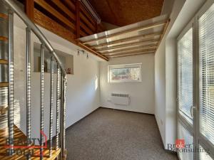 Pronájem atypického bytu, Rychnov nad Kněžnou, Na Jamách, 42 m2