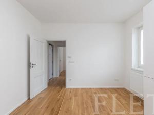 Pronájem bytu 2+kk, Praha - Smíchov, Plzeňská, 30 m2