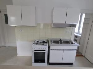 Pronájem bytu 3+1, Plzeň, Pod Záhorskem, 100 m2