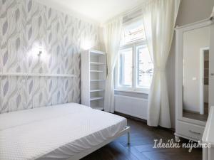 Pronájem bytu 2+kk, Praha - Vinohrady, Na Kozačce, 52 m2