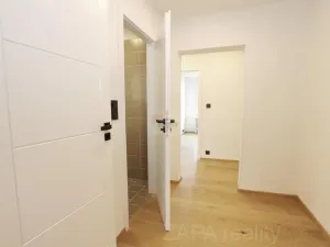 Pronájem bytu 2+kk, Praha - Bohnice, Ratibořská, 42 m2