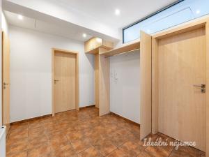 Pronájem bytu 3+1, Praha - Chodov, Volkovova, 75 m2