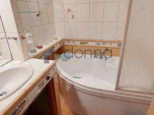 Pronájem bytu 3+1, Praha, Matúškova, 80 m2