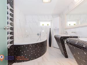 Prodej vícegeneračního domu, Všemina, 286 m2