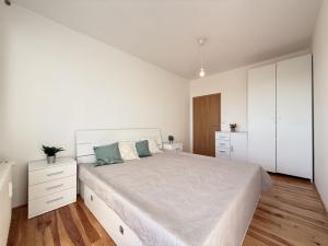 Pronájem bytu 3+1, Olomouc - Neředín, Stiborova, 70 m2