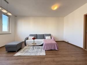 Pronájem bytu 3+1, Olomouc - Neředín, Stiborova, 70 m2