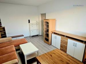 Pronájem bytu 2+1, Kralupy nad Vltavou - Lobeček, Dr. E. Beneše, 56 m2