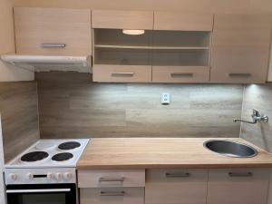 Pronájem bytu 1+1, Příbram, Sportovní, 38 m2