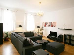 Pronájem bytu 4+1, Praha - Nové Město, Biskupská, 132 m2