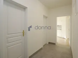 Pronájem bytu 3+kk, Praha, Rumunská, 67 m2