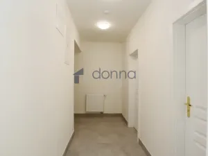 Pronájem bytu 3+kk, Praha, Rumunská, 67 m2