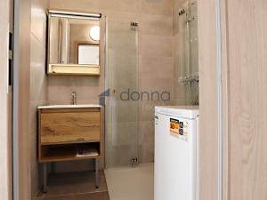 Pronájem bytu 2+kk, Praha, Na Petřinách, 46 m2