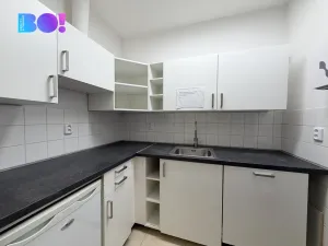 Pronájem kanceláře, Praha, Žerotínova, 420 m2