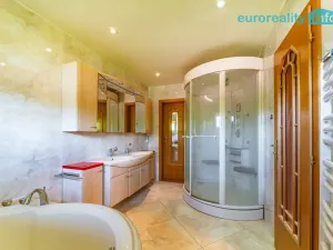 Prodej rodinného domu, Aš, Březová, 210 m2