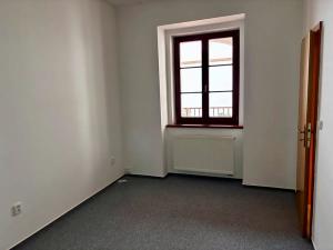 Pronájem bytu 1+1, Klatovy, nám. Míru, 38 m2