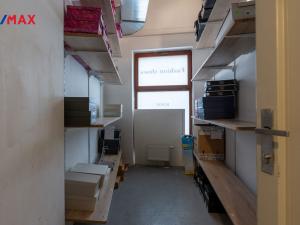 Prodej obchodního prostoru, Karlovy Vary, Zámecký vrch, 30 m2