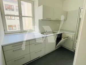 Pronájem kanceláře, Praha - Nové Město, Lazarská, 144 m2