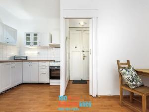 Pronájem bytu 1+kk, Praha - Holešovice, U Uranie, 26 m2