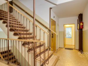 Prodej bytu 3+1, Praha - Kobylisy, Šimůnkova, 63 m2