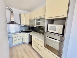 Pronájem bytu 2+kk, Praha - Stodůlky, Nárožní, 49 m2