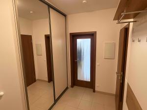 Pronájem bytu 2+kk, Praha - Stodůlky, Nárožní, 49 m2