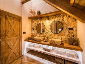 Prodej apartmánu, Lipí, 197 m2