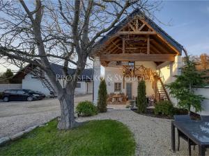 Prodej apartmánu, Lipí, 197 m2