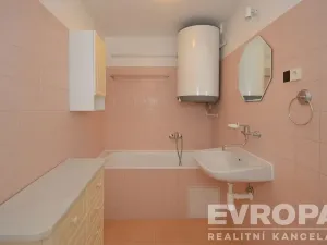 Prodej bytu 1+1, Pardubice - Zelené Předměstí, Železničního pluku, 49 m2