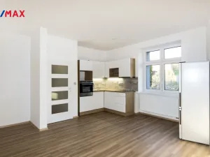 Prodej činžovního domu, Ústí nad Labem - Předlice, náměstí Prokopa Velikého, 576 m2