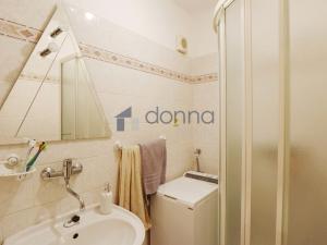 Pronájem bytu 2+kk, Praha, Radimovická, 43 m2