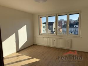 Pronájem bytu 2+1, Opava, Otická, 42 m2