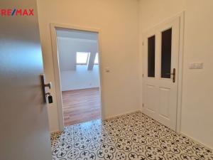 Pronájem bytu 1+kk, Praha - Břevnov, Radimova, 28 m2