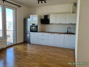 Pronájem bytu 1+kk, Praha - Hloubětín, Waltariho, 32 m2