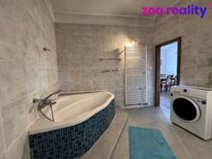 Pronájem bytu 3+kk, Žatec, Husitské náměstí, 100 m2