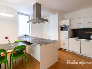 Pronájem bytu 4+kk, Praha - Vysočany, Na vysočanských vinicích, 118 m2