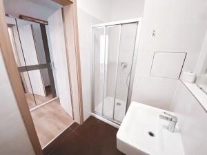 Pronájem bytu 1+kk, Praha - Malešice, Nad úžlabinou, 37 m2