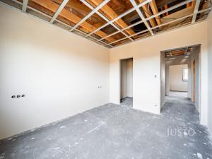 Prodej bytu 5+kk, Boršov nad Vltavou - Poříčí, Severní, 121 m2