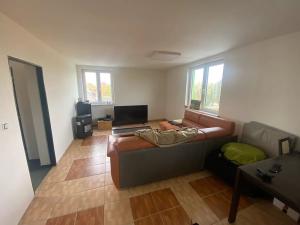 Pronájem výrobních prostor, Cheb, Kamenická, 200 m2