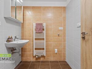 Pronájem bytu 2+kk, Náchod, Bartoňova, 61 m2