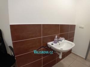 Pronájem obchodního prostoru, Kroměříž, Bílanská, 210 m2