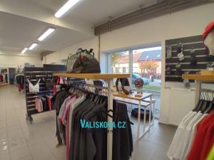 Pronájem obchodního prostoru, Kroměříž, Bílanská, 210 m2