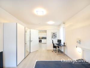 Pronájem bytu 2+kk, Praha - Strašnice, Krátká, 45 m2