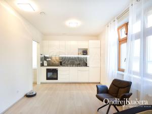 Pronájem bytu 2+kk, Praha - Strašnice, Krátká, 45 m2