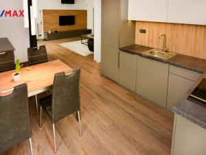 Pronájem bytu 4+kk, Praha - Záběhlice, Mattioliho, 126 m2